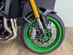 2026 Kawasaki Z900 SE GREEN