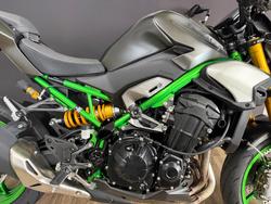 2026 Kawasaki Z900 SE GREEN