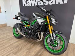 2026 Kawasaki Z900 SE GREEN