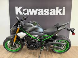 2026 Kawasaki Z900 SE GREEN