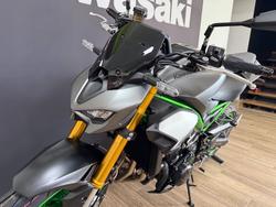 2026 Kawasaki Z900 SE GREEN