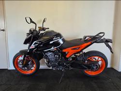 2023 Ktm 890 DUKE GP Black