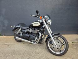 Triumph 2009 Triumph Bonneville EFI BLACK