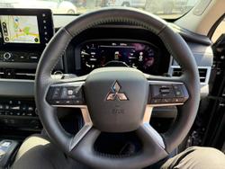 2025 Mitsubishi Outlander Exceed