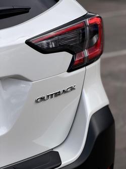 2022 Subaru Outback AWD Touring