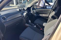 2023 Suzuki Vitara LY Series II Ivy/Black (A9N)