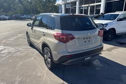 2023 Suzuki Vitara LY Series II Ivy/Black (A9N)