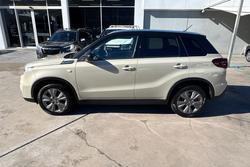 2023 Suzuki Vitara LY Series II Ivy/Black (A9N)