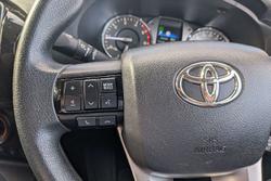 2020 Toyota Hilux SR