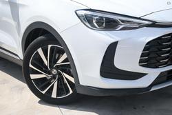 2025 MG ZS Essence Turbo