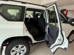 2023 Toyota Prado DSL WGN AT GX