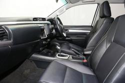 2021 Toyota Hilux SR5