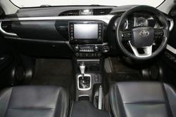 2021 Toyota Hilux SR5