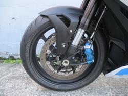 2023 BMW Motorrad M 1000 R LT WHT/RACING BLU MET/RACE RED