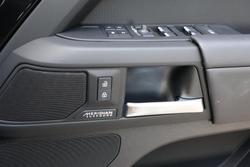 2025 Land Rover Defender 110 D350 X-Dynamic HSE