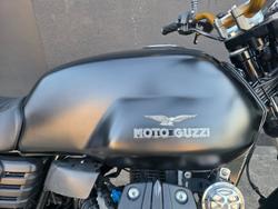 2015 MOTO GUZZI V7 STONE BLACK
