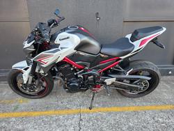 2022 Kawasaki Z900 SUPERNAKED (ZR900) WHITE