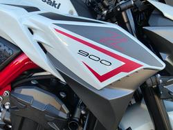 2022 Kawasaki Z900 SUPERNAKED (ZR900) WHITE