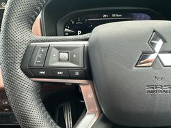 Mitsubishi Outlander Exceed Tourer