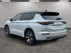 Mitsubishi Outlander Exceed Tourer