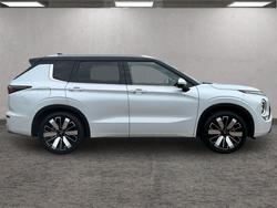 2025 Mitsubishi Outlander Exceed Tourer