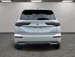 Mitsubishi Outlander Exceed Tourer