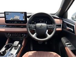 2025 Mitsubishi Outlander Exceed Tourer