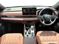 2025 Mitsubishi Outlander Exceed Tourer