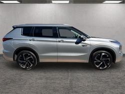2025 Mitsubishi Outlander PHEV Exceed
