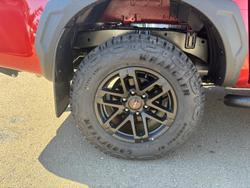 2025 Isuzu D-MAX BLADE
