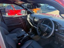 2025 Isuzu D-MAX BLADE