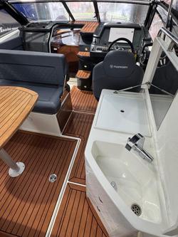 2023 PARKER 850 Voyager