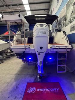 2023 PARKER 850 Voyager