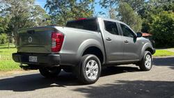 2022 Nissan Navara SL