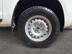 2000 Mitsubishi Triton
