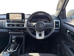 2000 Mitsubishi Triton