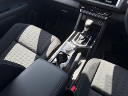 2000 Mitsubishi Triton