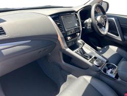 2000 Mitsubishi Pajero Sport