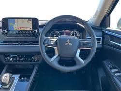 2025 Mitsubishi Outlander PHEV Exceed