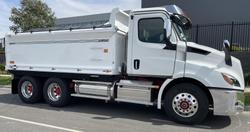 2024 Freightliner Cascadia 116 Tipper White
