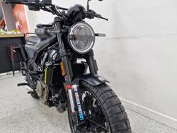 2024 HUSQVARNA SVARTPILEN 401 Black