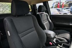 2013 Toyota Hilux SR5