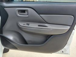 2017 Mitsubishi Triton GLX MQ MY18 4X4 Dual Range White