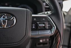 2025 Toyota Landcruiser VX