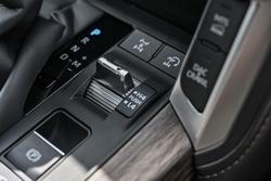 2025 Toyota Landcruiser VX