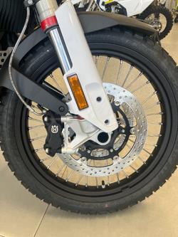 2025 HUSQVARNA NORDEN 901 EXPEDITION Storm Grey