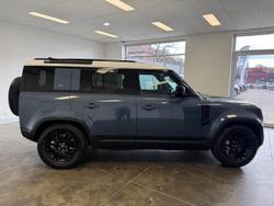 2022 Land Rover Defender 110 D300 SE