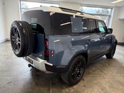 2022 Land Rover Defender 110 D300 SE