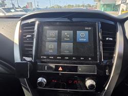 2022 Mitsubishi Pajero Sport GLX