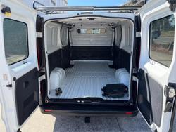 2018 RENAULT TRAFIC FORMULA EDITION SWB X82 MY18 White